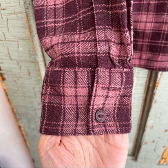 Patagonia Women's Long Sleeve Organic Cotton Heywood Flannel Button Up Size 12 - Picture 4 of 7